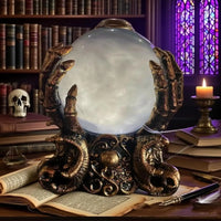 Bola de cristal gotica.