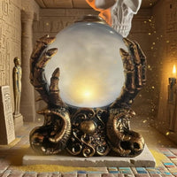 Bola de cristal gotica.