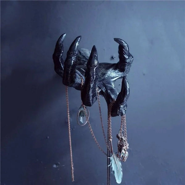 Adorno de mano de bruja gótica de resina